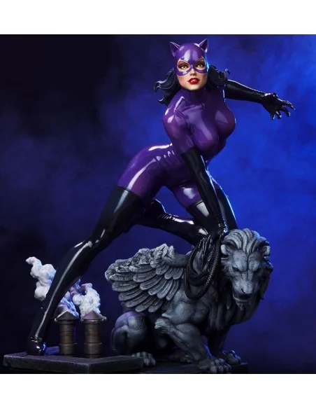 DC Comics Maquette 1/4 Catwoman (Purple Edition) 47 cm