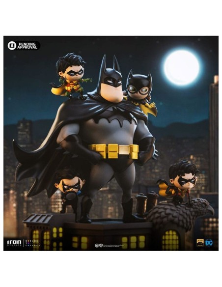 Batman Animated icons PVC Figure Batman Family 18 cm