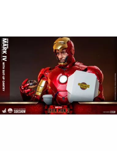 Iron Man Mark IV with Suit-Up Gantry 49 cm Quarter Scale