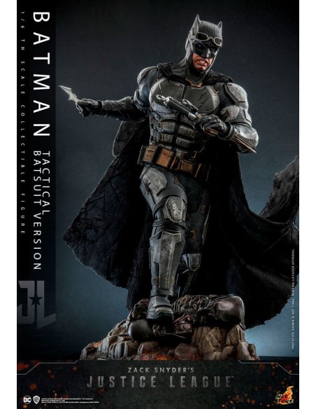 TMS085 Zack Snyder`s Justice League 1/6 Batman Tactical Batsuit Version  33 cm