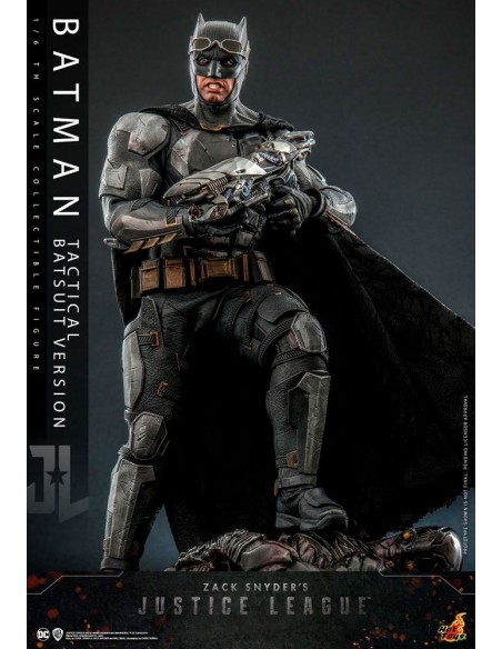 TMS085 Zack Snyder`s Justice League 1/6 Batman Tactical Batsuit Version  33 cm