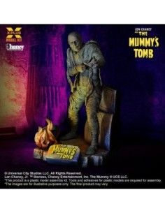 The Mummy´s Tomb Plastic Model Kit 1/8 Lon Chaney Jr. as Mummy 23 cm  X-Plus